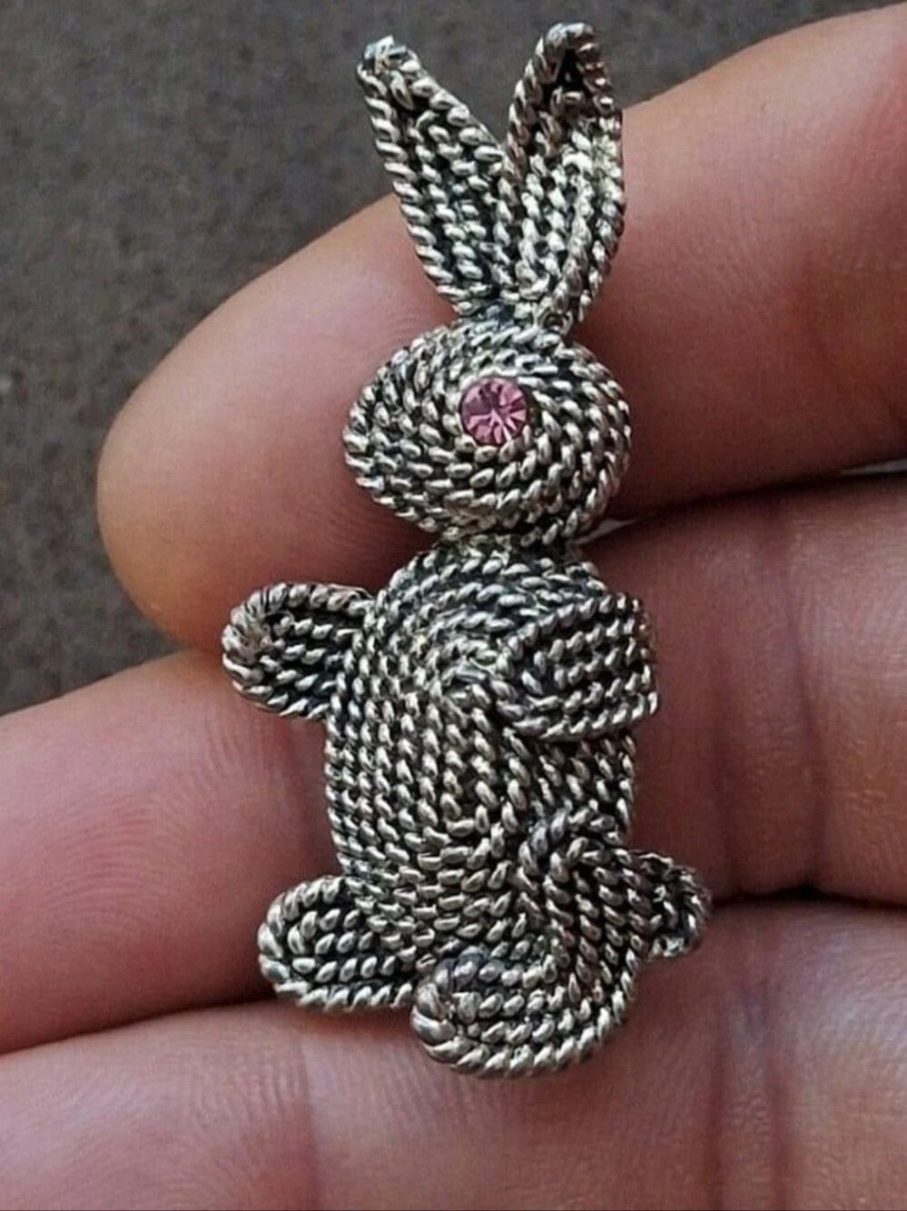 Vintage Silver Tone Rope Style/Yarn Style Bunny/Rabbit Pin